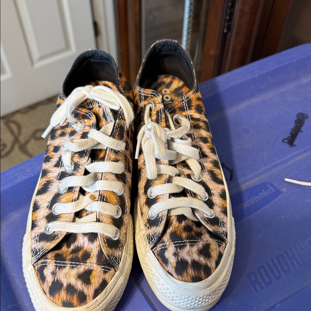 Converse Leopard Print Low Top Sneakers - Black & Brown